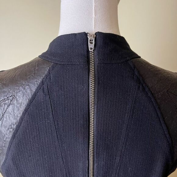 Helmut Lang Blistered Leather Panel Dress Size 10‎ Ribbed Knit V-Neck Sheath - Picture 5 of 9